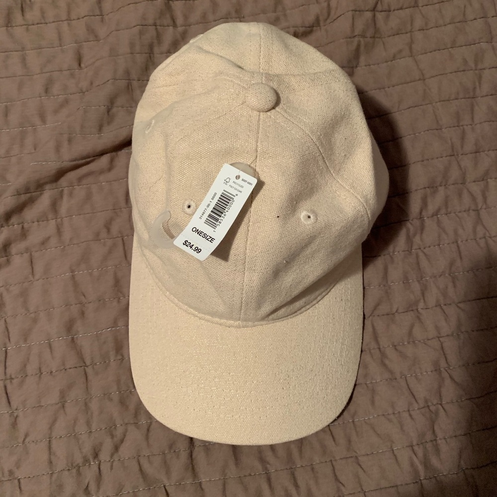 GAP Off-White Casual Cap